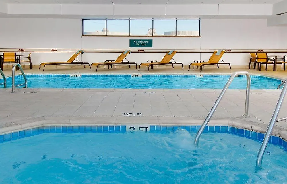 Courtyard By Marriott St. Louis Downtown West Hotel
