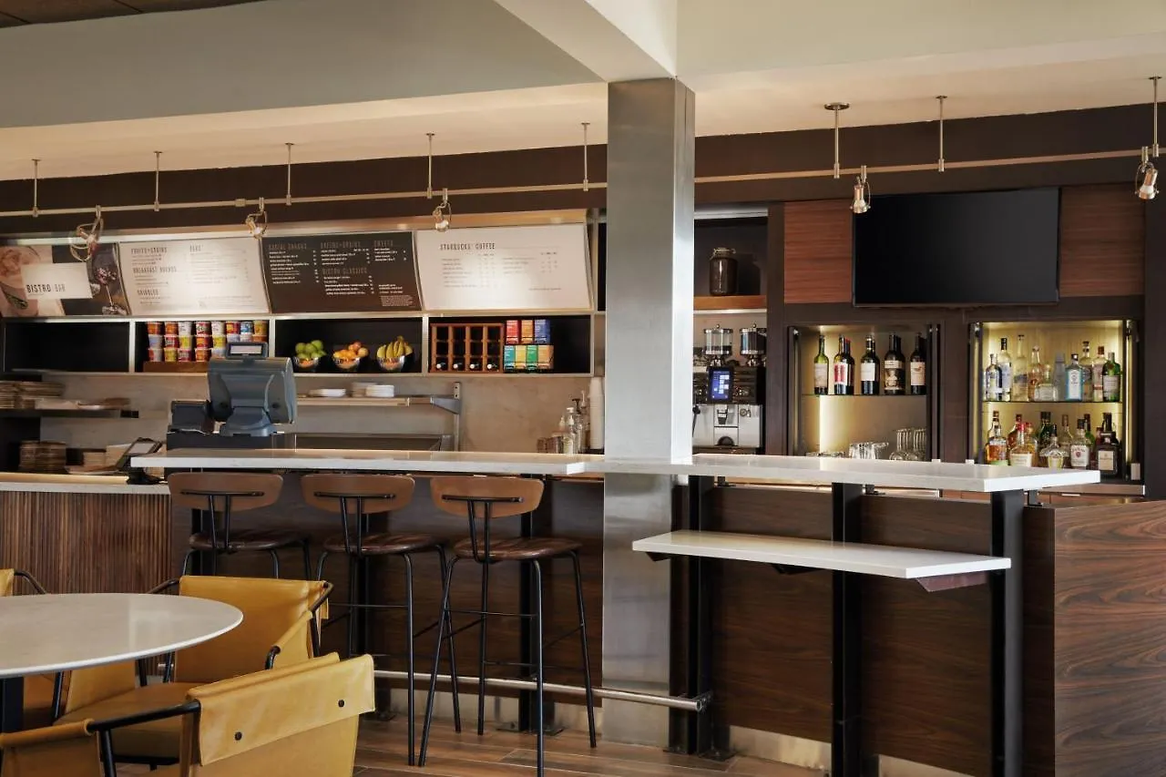 Courtyard By Marriott St. Louis Downtown West Hotel