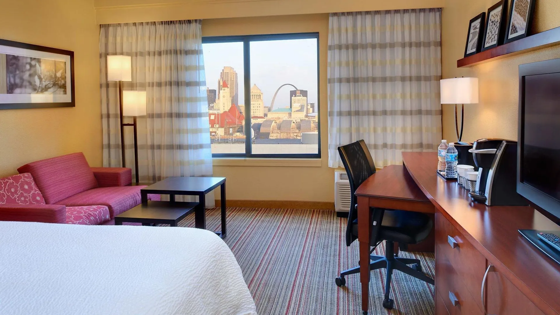 Courtyard By Marriott St. Louis Downtown West Hotel