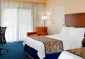 Courtyard By Marriott St. Louis Downtown West Hotel
