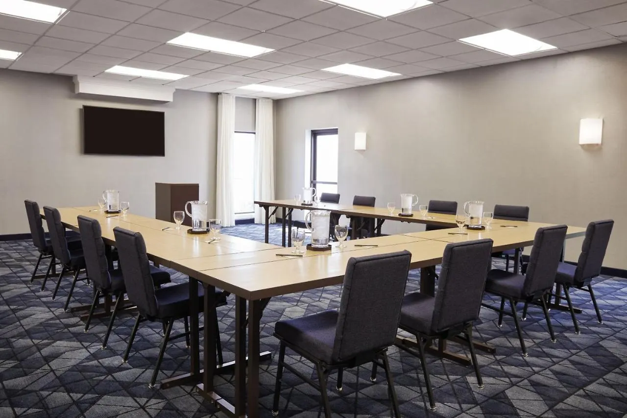 Courtyard By Marriott St. Louis Downtown West Hotel 3*, Saint Louis